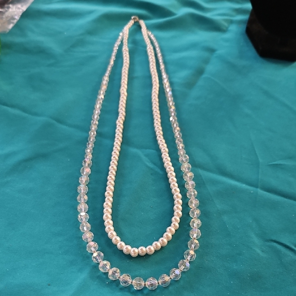 Elegant Pearl and Crystal Necklace 23 Inches.